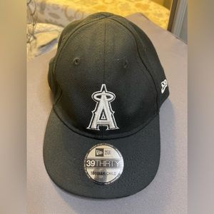 New Era Toddler/Child Authentic Angels Neo 39THIRTY Stretch Fit Hat (Black)